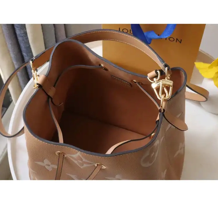 Fashionrepsfam ru Bag LV 2207DJ0010 0610